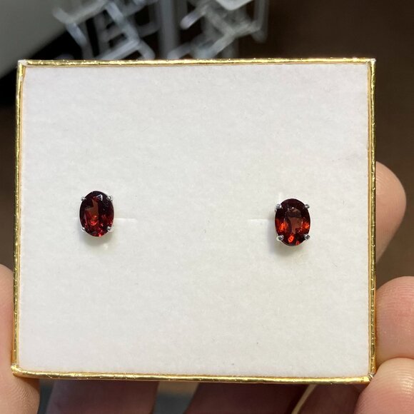 Mozambique Garnet White Gold Earrings - Picture 1 of 5